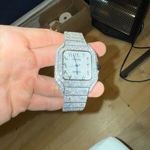 Iced Out Bussdown Custom Watch 41mm Arabic Swiss
Carti